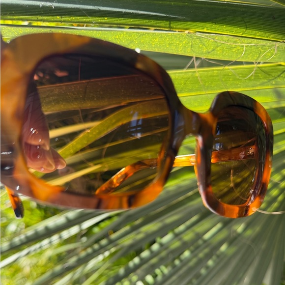 Kendall Amber Cloud Sunglasses - Picture 13 of 15